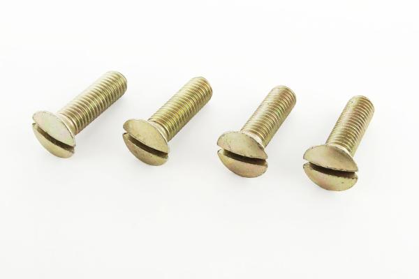 IFA F9 Schrauben Gelenkschalen am Antrieb